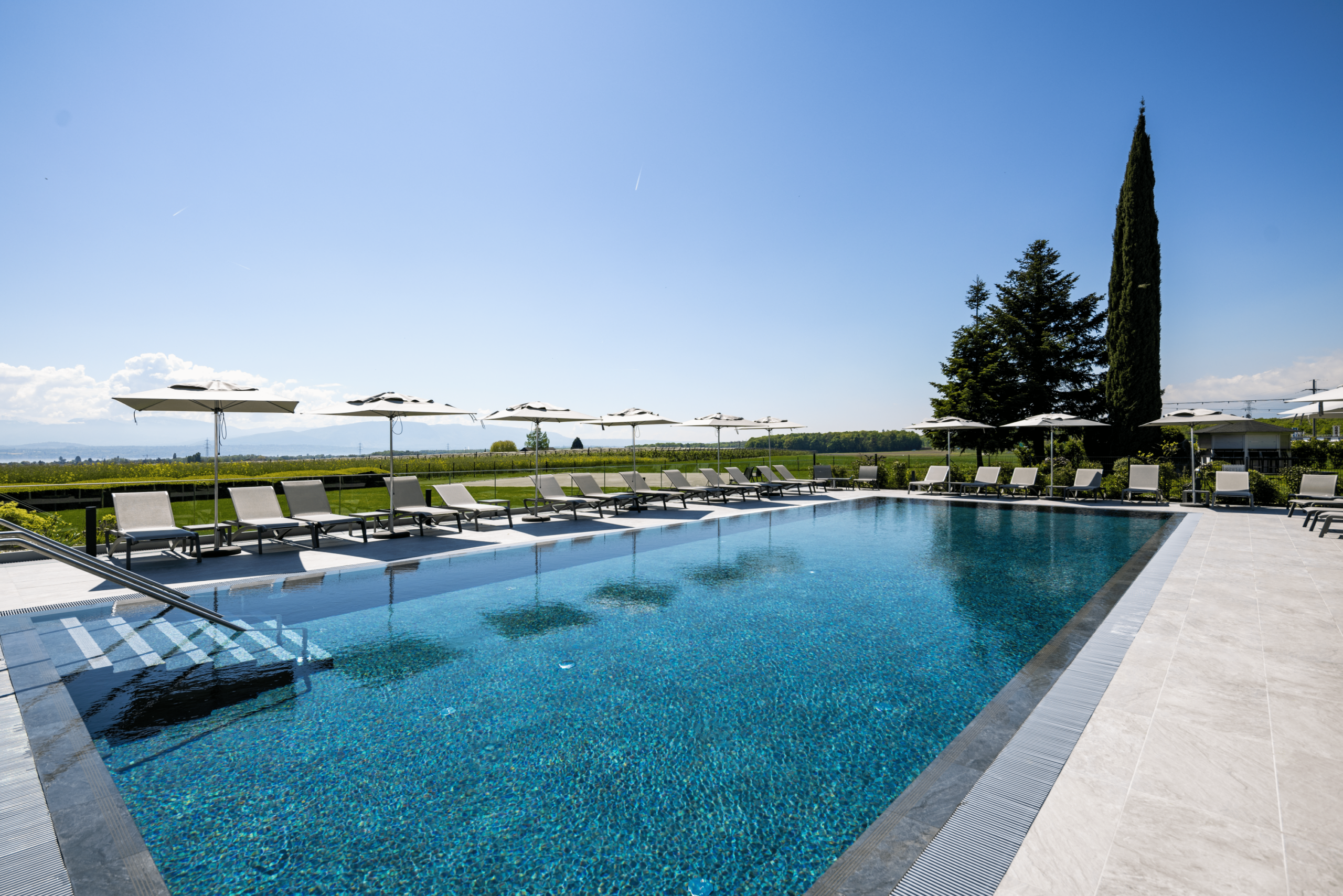 Everness Hotel — Chavannes-de-Bogis